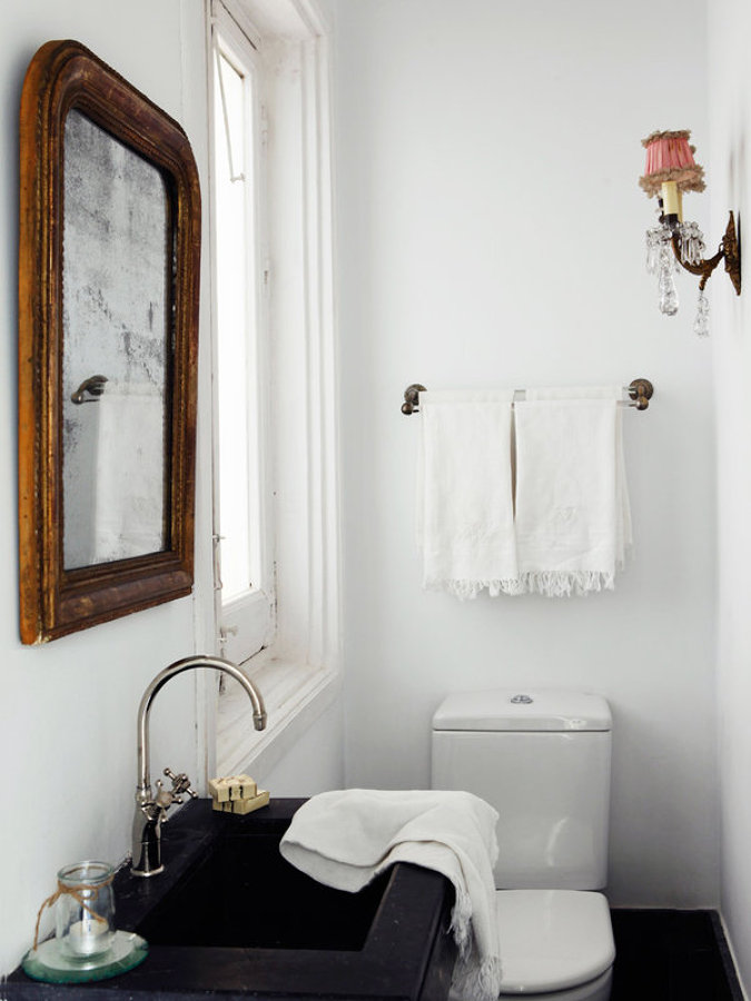 Foto: Baño con Baldosas Negras de Irene Villaverde Basagoitia #1195199