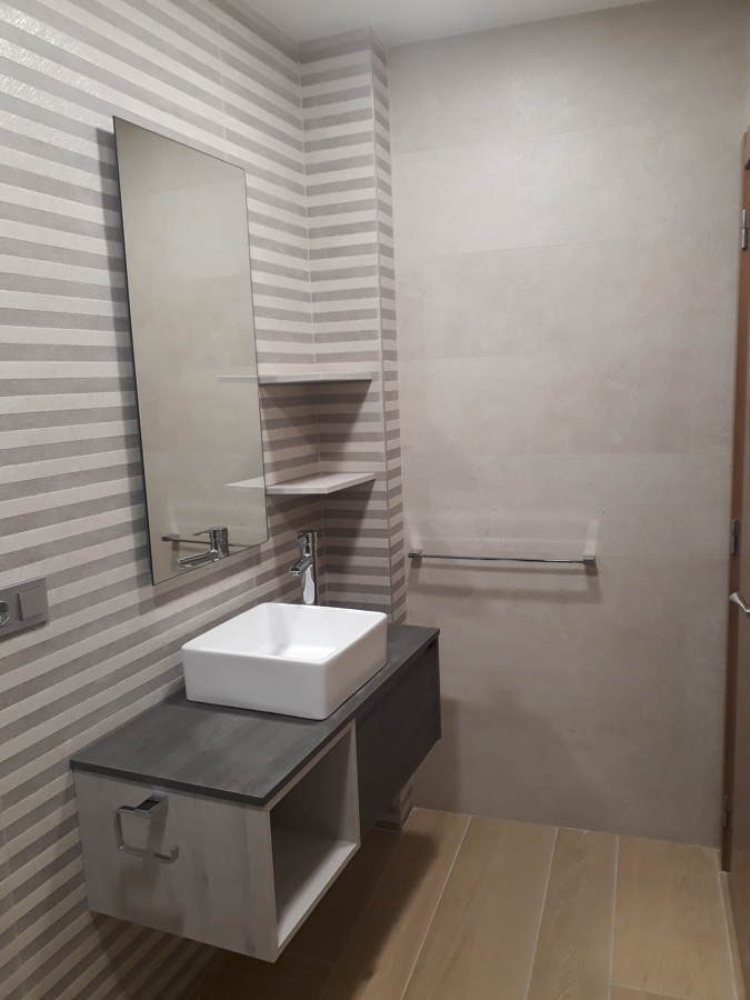 BAÑO CORTESIA