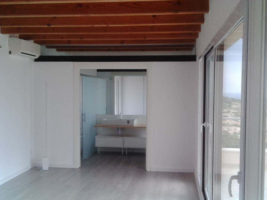 Baño de la habitación lateral