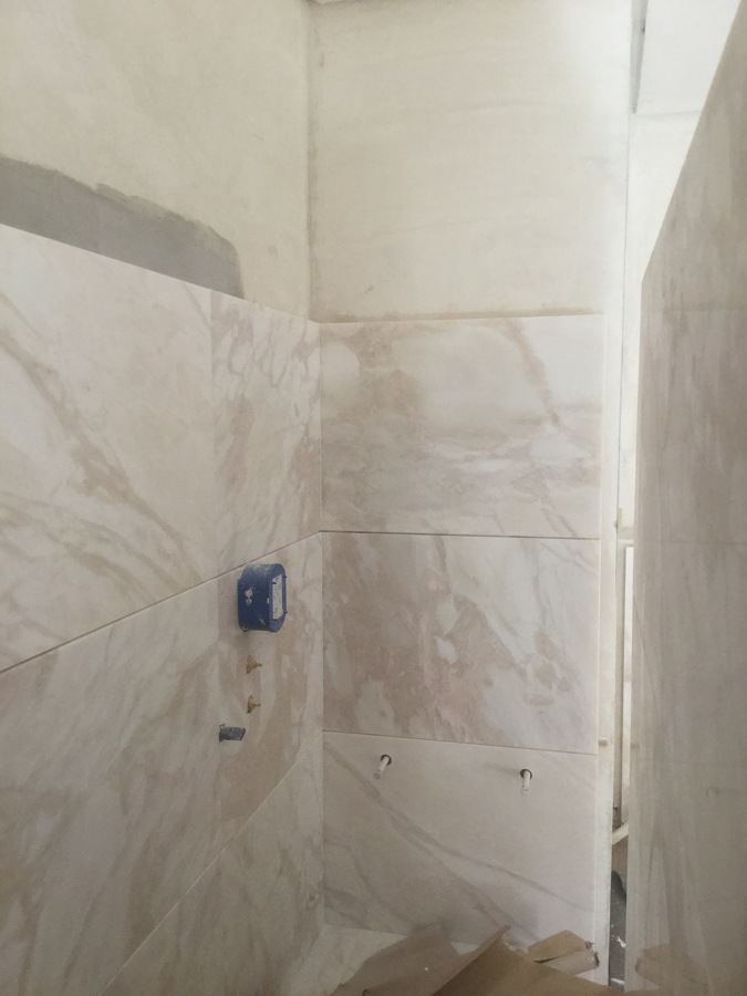 Baño de mármol sabana rosa