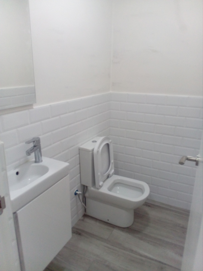 Baño de Reforma de Local.