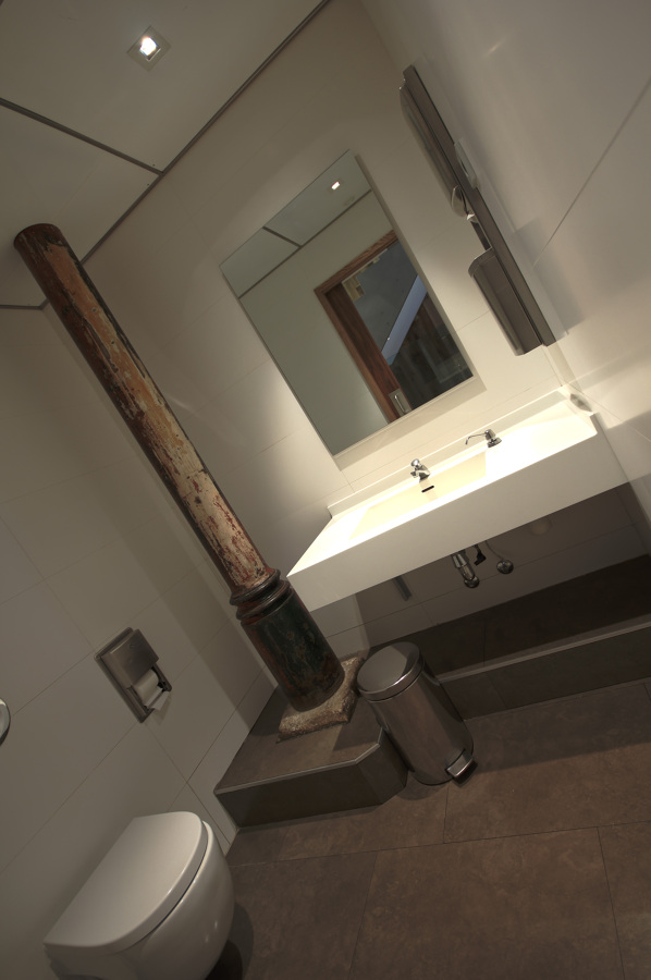 Baño en planta de calle.