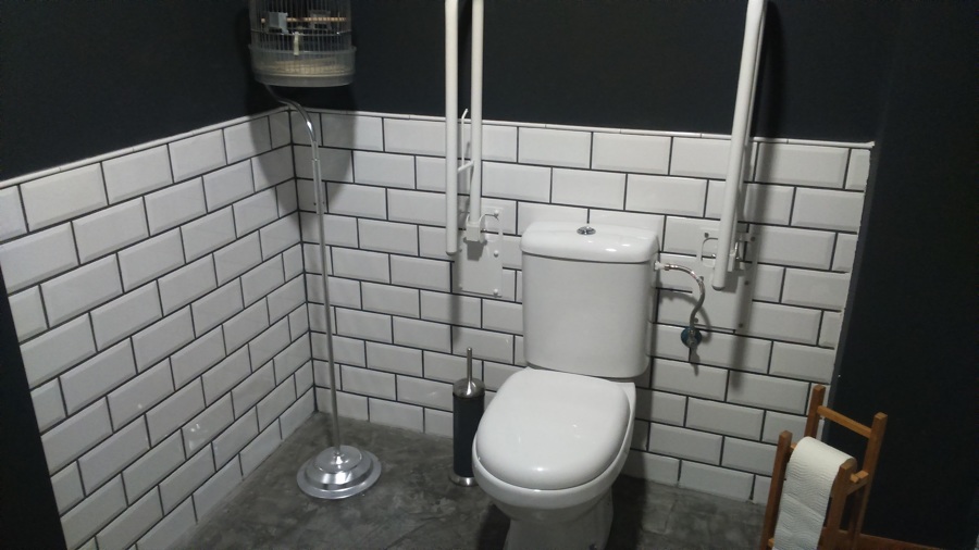 BAÑO LOCAL
