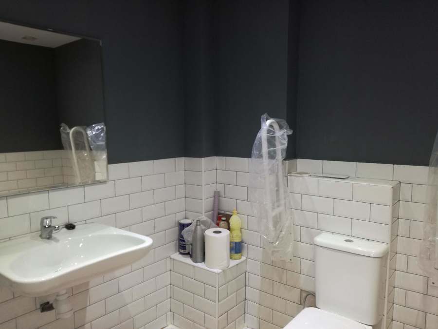 BAÑO LOCAL