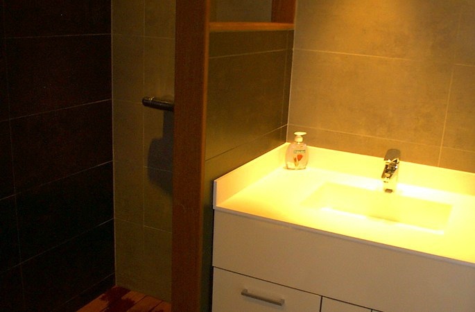 Foto: Piso de Baño Terminado con Resina Epoxi Color Gris de S&P