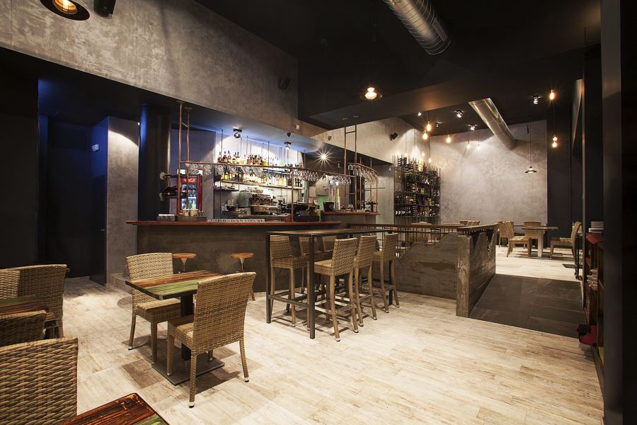 bar