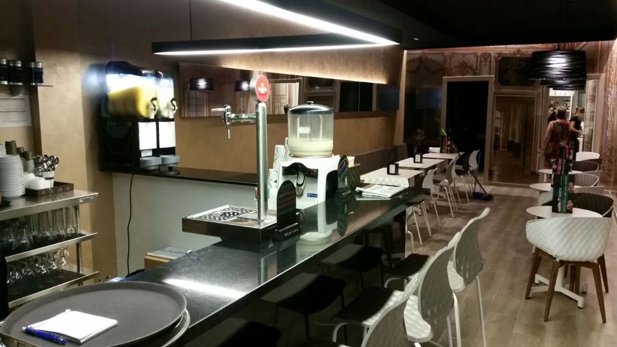 Barra heladería terminada