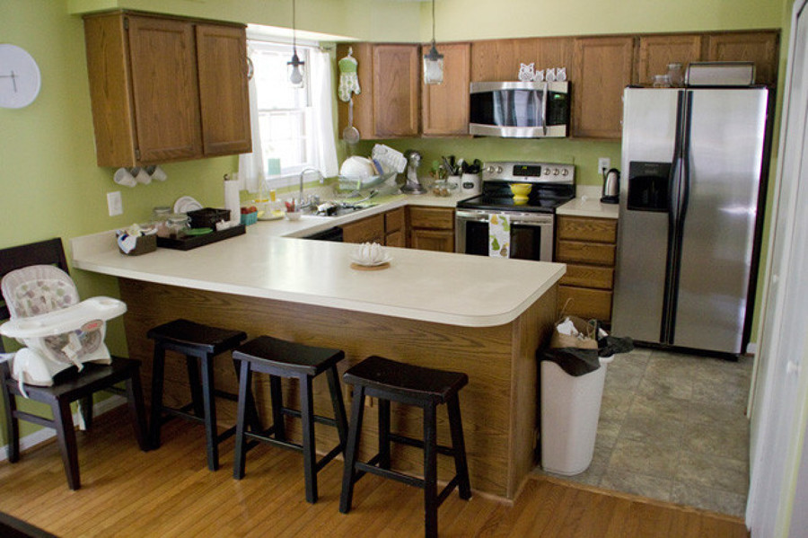 cocina con pared verde