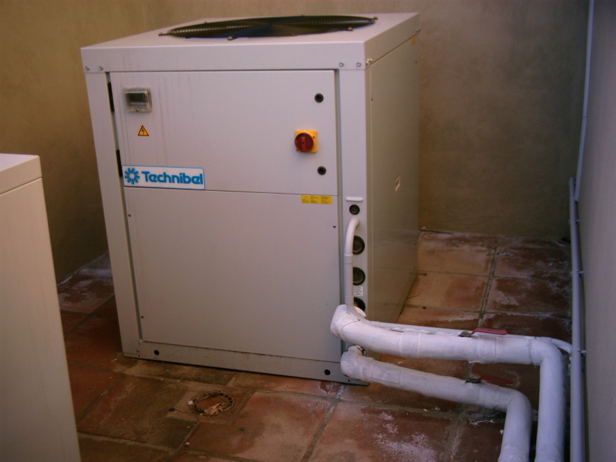 Bomba de calor para tratamiento de agua de piscin cubierta