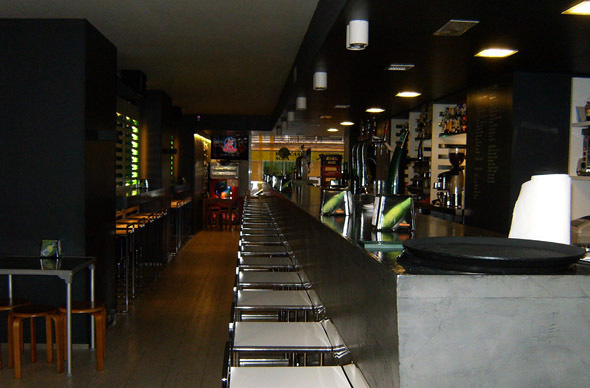 CAFE-BAR CON COCINA