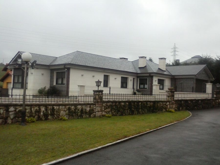 CASA EN MAOÑO