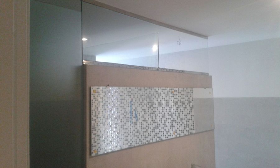 Cerramiento Baño Puertas Templadas y Fijos Superiores ( Valencia