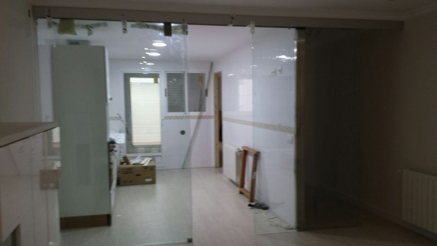 Cerramiento Puertas Correderas y fijo. 