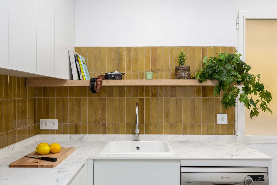 Cocina con azulejos pintados