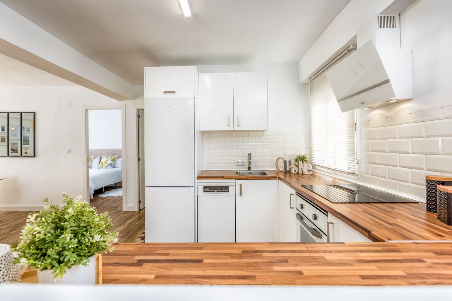 Cocina con encimera de madera