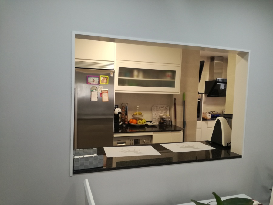 COCINA VISTA DESDE SALON