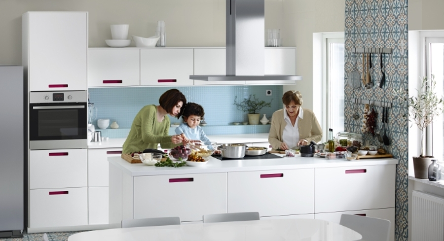 Foto: cocinar con niños en cocina ikea de miriam martà #929323 ... Botes de cocina cristal de ikea