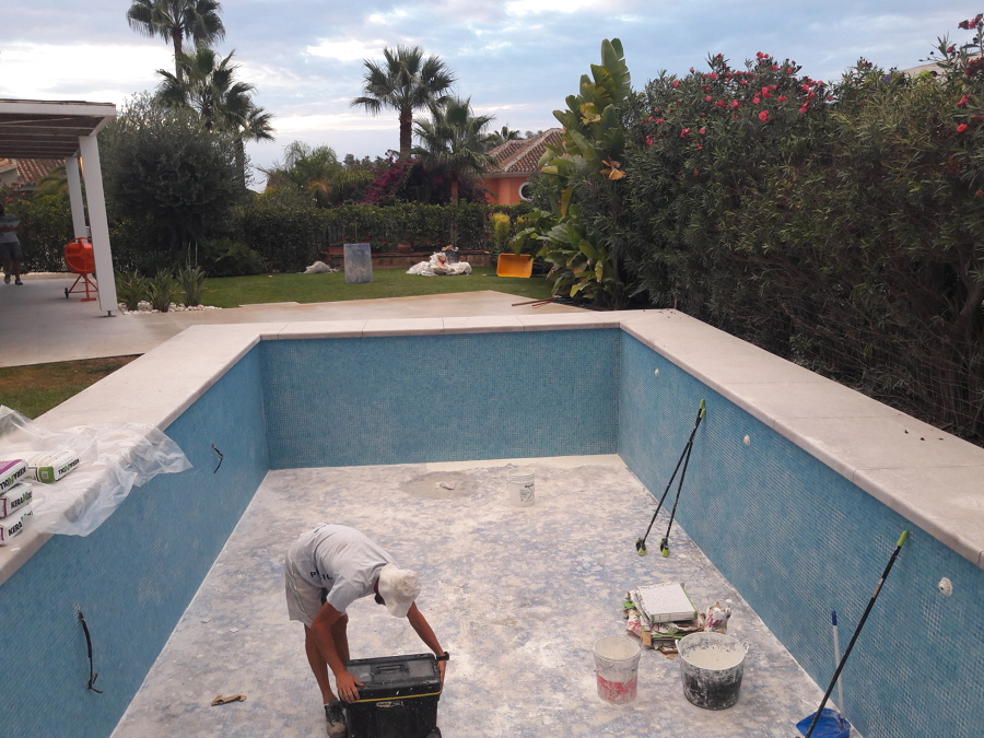 colocacion gresite suelo