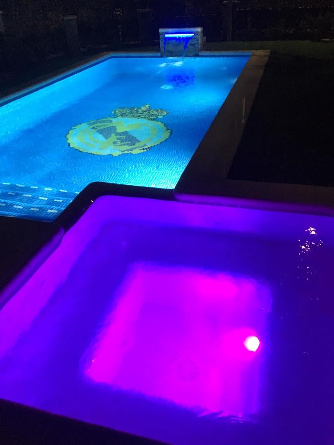 Conjunto iluminado.