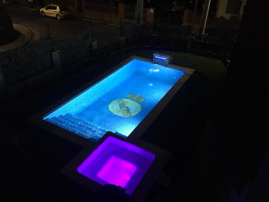 Conjunto iluminado.
