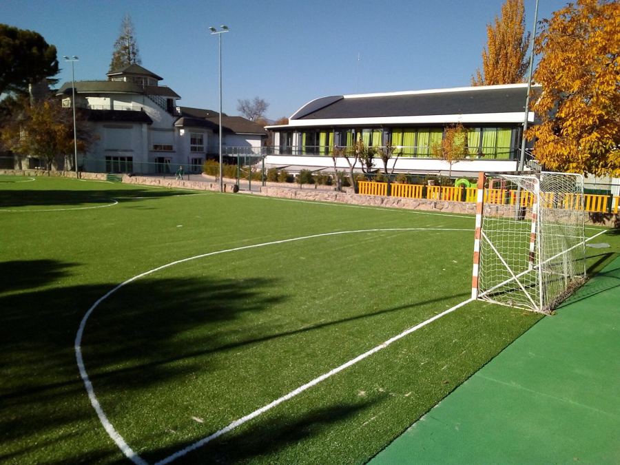 Construcción de campo de fútbol de cesped artificial en Colegio Montesori (Alpedrete, Madrid)_3