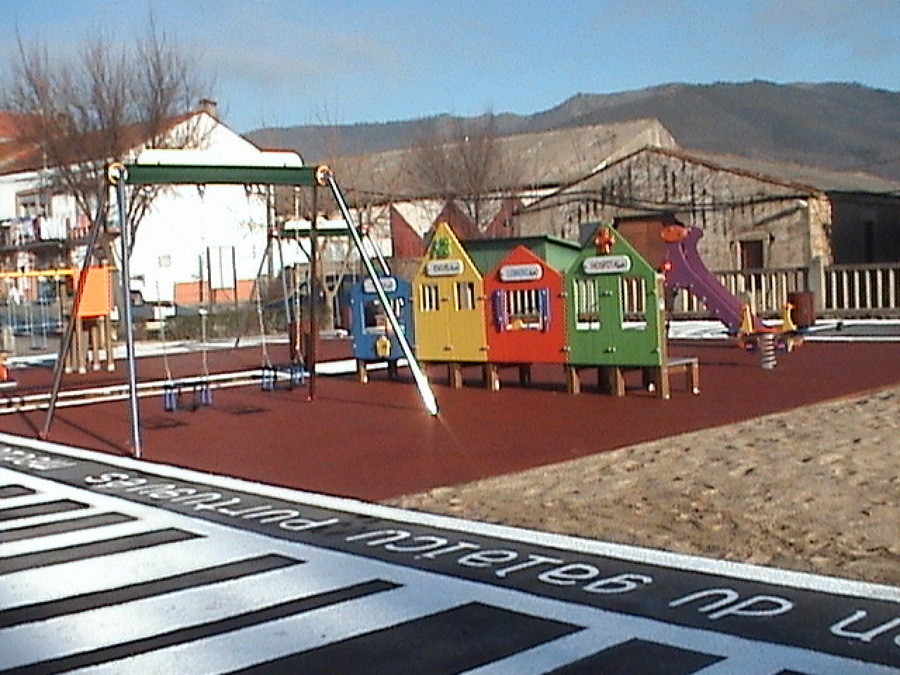 CONSTRUCCIÓN DE PARQUE INFANTIL, VALVERDE DEL FRESNO