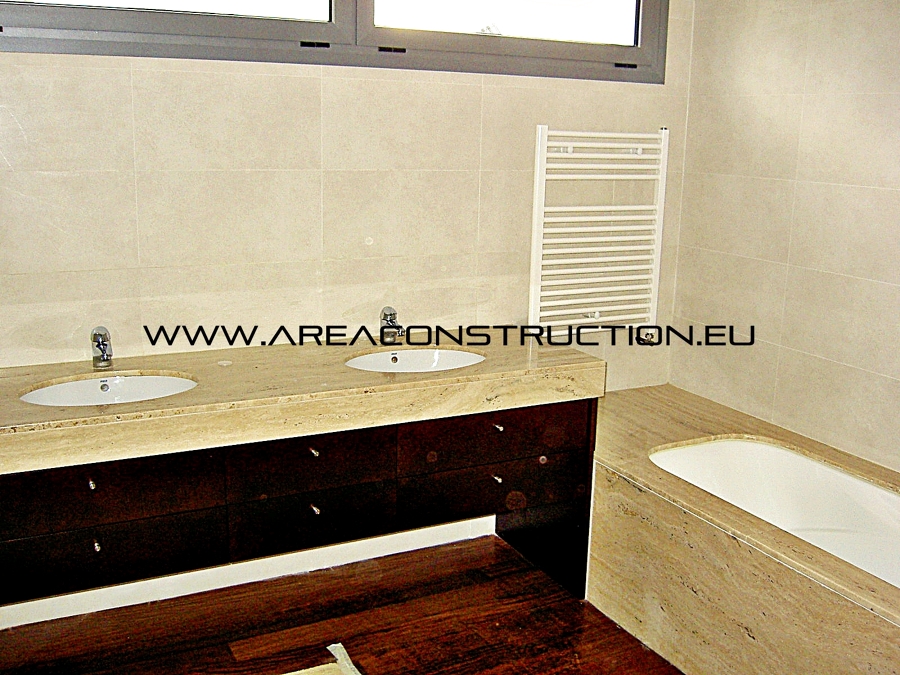 Construcción de una Casa Unifamiliar, de 500 M2, de Diseño Moderno y