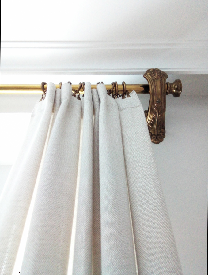 Decoración dormitorio, detalle cortinas
