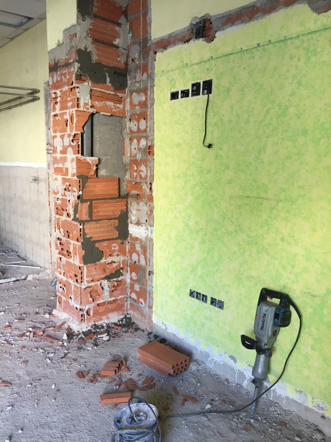 Demoliciones de antiguas oficinas