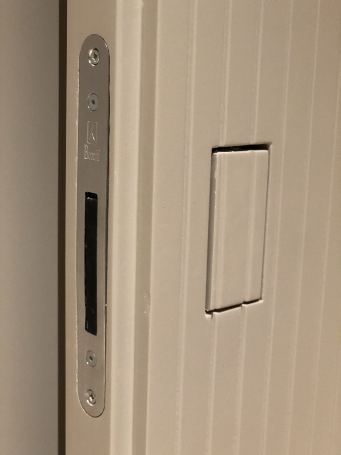 Detalle de manetas puertas