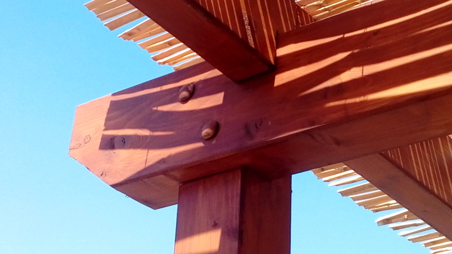 Foto: Detalle del Anclaje de la Pergola de Soluciones Tecnicas de