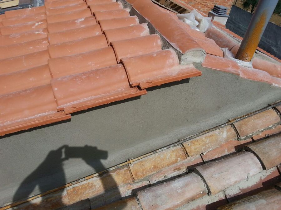 Foto: Detalle Encuentro Chimenea-cubierta de Tgac - Trámites y Gestión