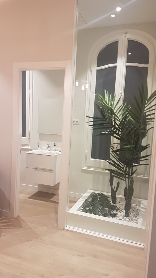 DISTRIBUIDOR BAÑO / HABITACIONES