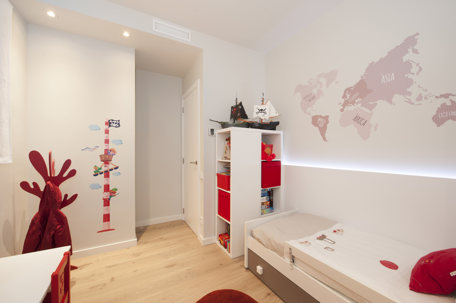 Dormitorio infantil decorada con vinilos | Sincro