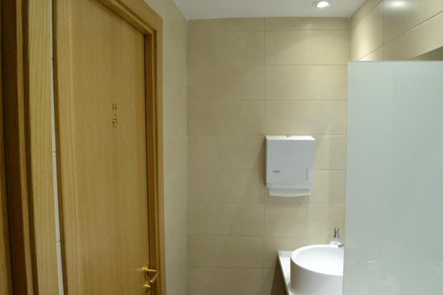 Dos puertas nuevas macizas