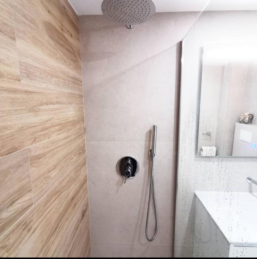 DUCHA