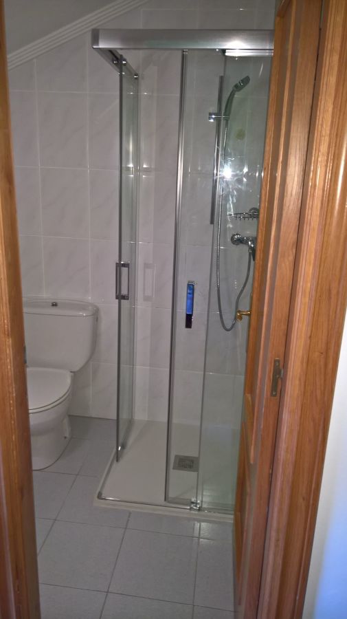 Ducha en hostal Ezkurra