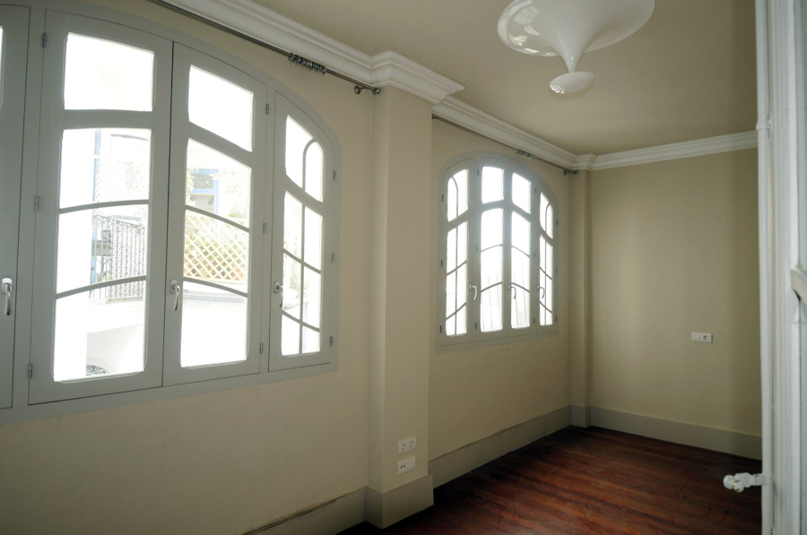 EHABILITACION PISO SEÑORIAL: Detalle tallas y escocias