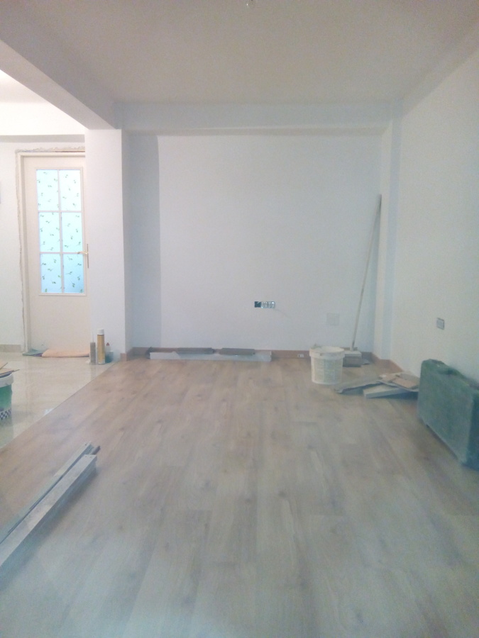 El salon nuevo con suelo de tarima