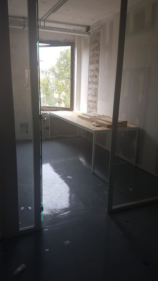 EN CONSTRUCCION OFICINAS