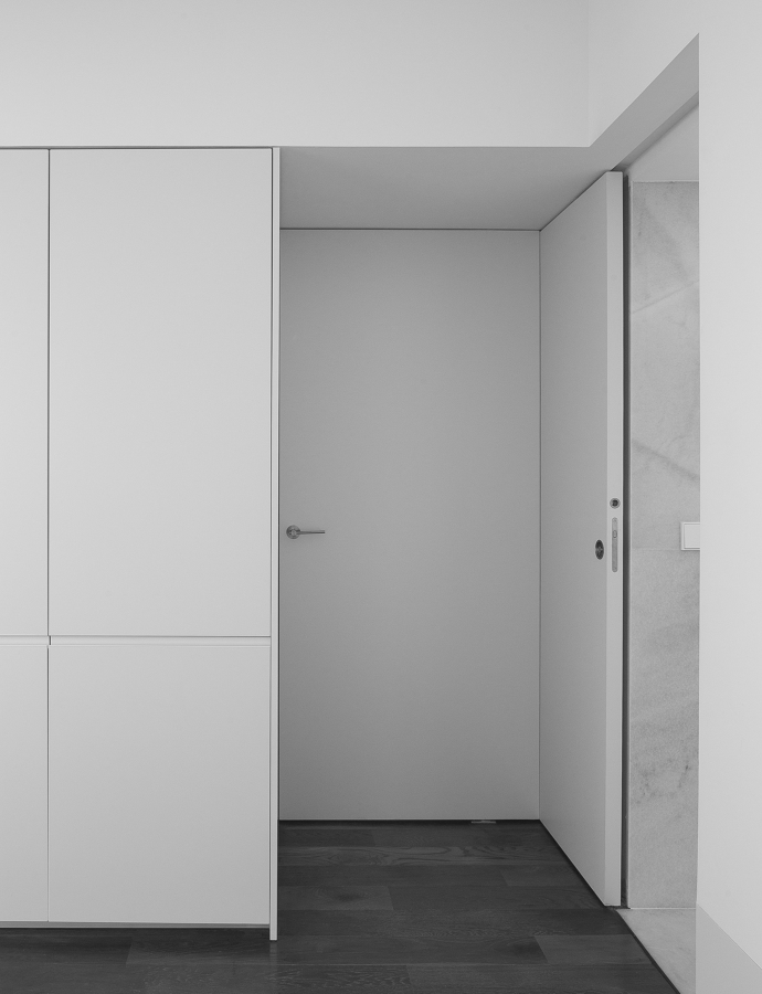 ENTRADA HABITACIÓN 1 Y BAÑO - DETALLE PUERTAS