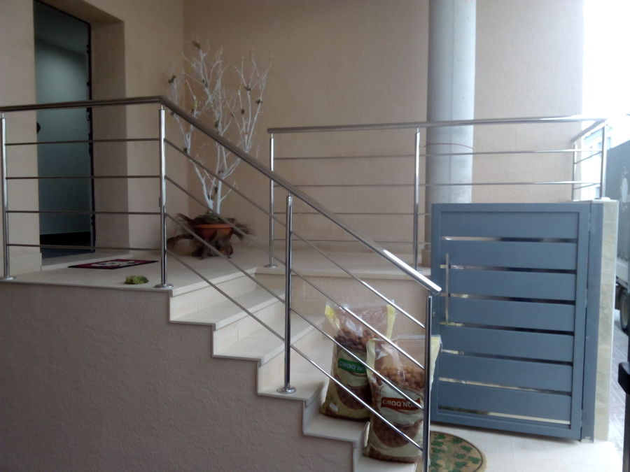 escaler ade entrada