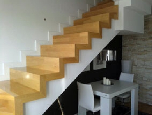 Escalera de lineas puras. Sencillamente perfecta.