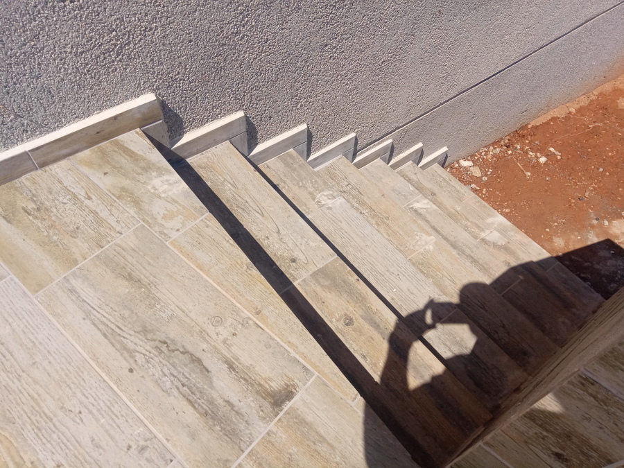 Escalera trasera terminada.