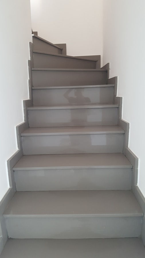 Escaleras piso superior.