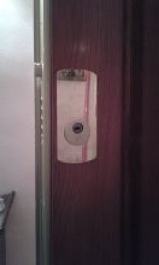 Foto Escudo Protector con Cilindro TK100 de Cerrajería Rápida / Multiservicios . WS 936369