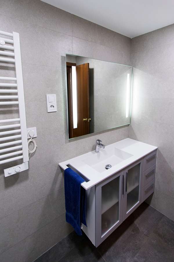 Espejo y lavabo