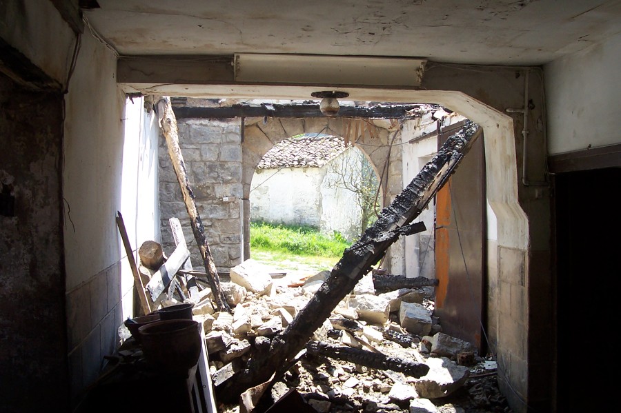 Estado del interior de la vivienda después del incendio