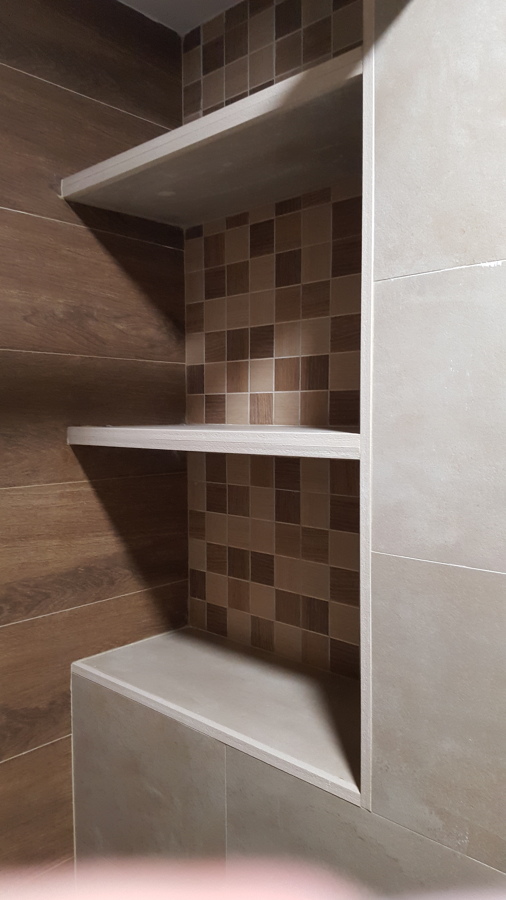 Estantería realizada in-situ