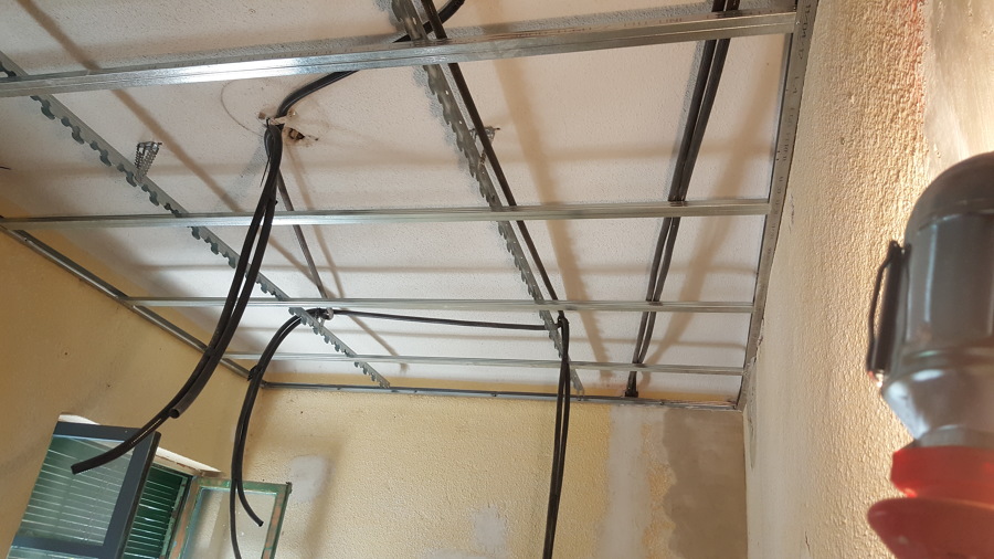 Estructura techo y distribucion electricidad
